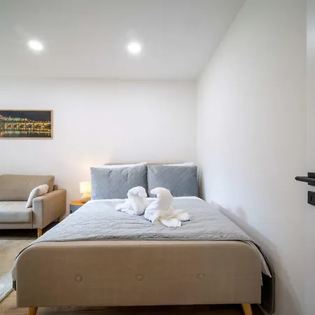 Elegant With Balcony - 30 Min From Centre * Košice