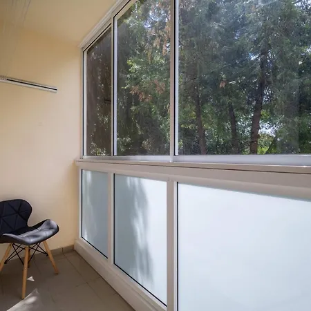 Apartamento Elegant With Balcony - 30 Min From Centre *